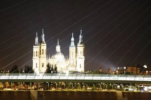 A pesar de resultar lugares pr&aacute;cticamente desconocidos para la mayor parte de los visitantes, a pesar de que parece que sea otra ciudad, no hay que olvidar que est&aacute;n en la capital aragonesa, en una nueva Zaragoza, que ha tomado rumbo al futuro.
Por Gonzalo Baz&aacute;n y Pilar Artiaga