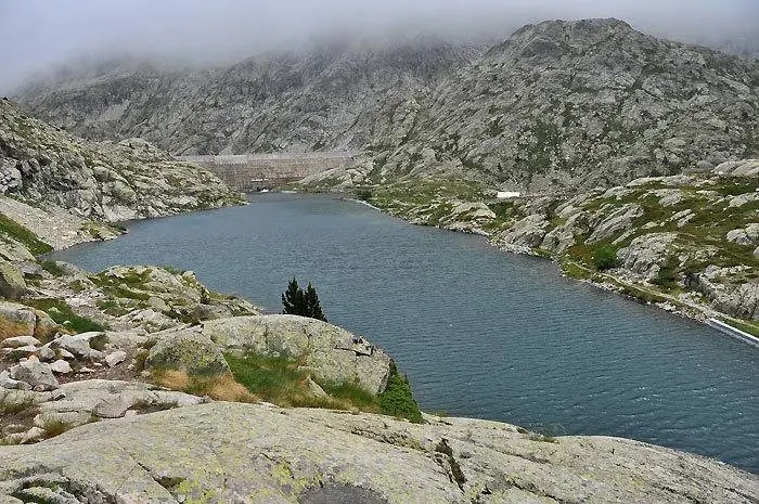 Ib&oacute;n bajo de Bachima&ntilde;a a 2.170 metros. Al fondo se ve la presa del Ib&oacute;n alto.
Victor Sancho