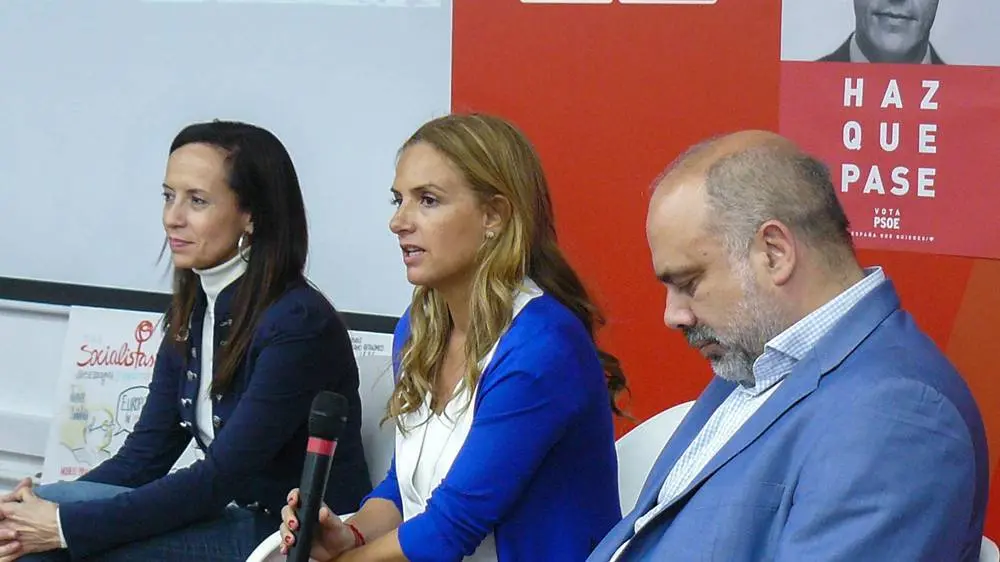 Los candidatos socialistas a Congreso y Senado por Zaragoza han celebrado un encuentro junto a Beatriz Corredor