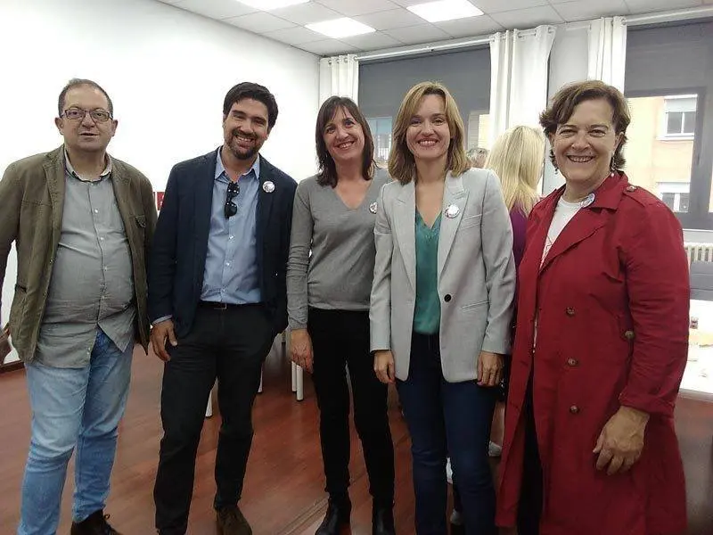 Alegr&iacute;a y su equipo han mantenido un encuentro en la sede del PSOE 