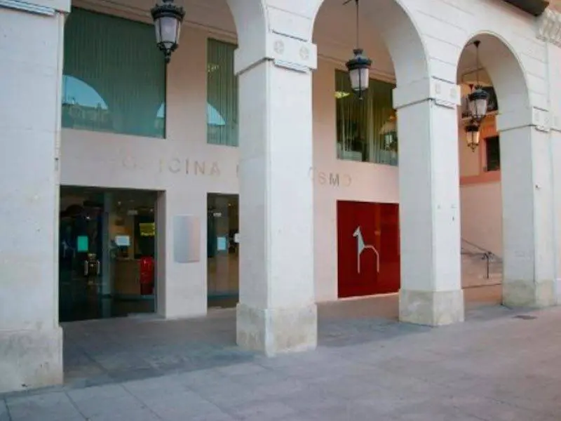 Plaza L&oacute;pez Allu&eacute;