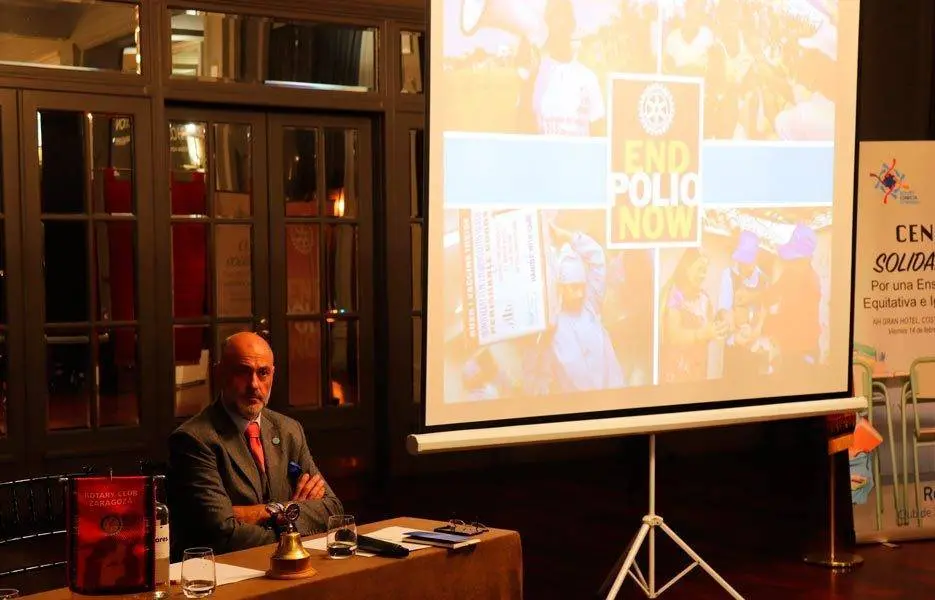 Fran Equiza, representante de Unicef en Siria, fue el ponente en el ciclo "Los martes de Rotary" 
