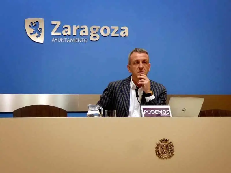 Rivar&eacute;s considera que el presupuesto no ayuda a la gente, se&ntilde;alando que no aparecen "ayudas directas para hosteler&iacute;a, cultura, pymes y aut&oacute;nomos, o para necesidades b&aacute;sicas como el pago del alquiler"