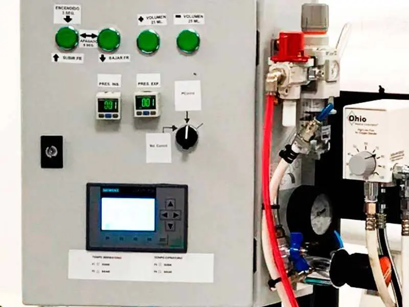 Este es el prototipo cero del aparato respiratorio que ha patentado el ingeniero Jorge Cubeles