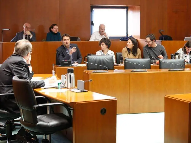La Comisi&oacute;n de Hacienda ha debatido el futuro de los tributos aragoneses. Imagen de archivo