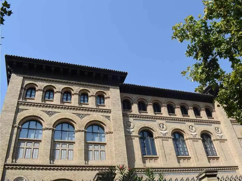La pol&iacute;tica actual de becas tambi&eacute;n se incrementar&aacute; hasta dotarla con 900.000 euros