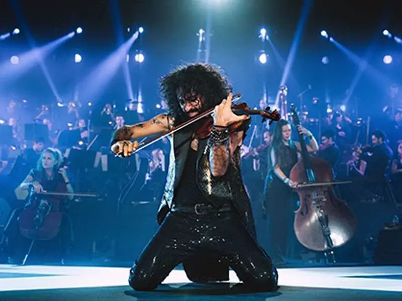 Ara Malikian durante uno de sus conciertos en el pabell&oacute;n Pr&iacute;ncipe Felipe