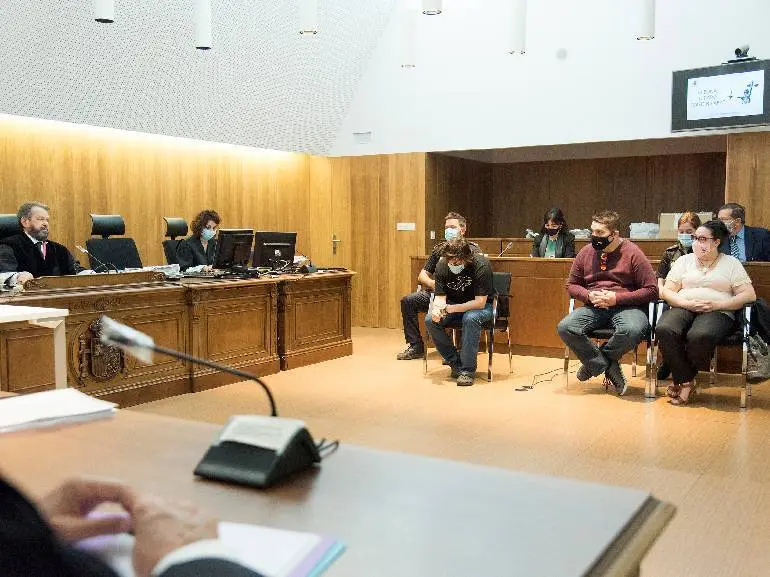 Ma&ntilde;ana se entrega el objeto de veredicto al jurado popular // Foto: EFE