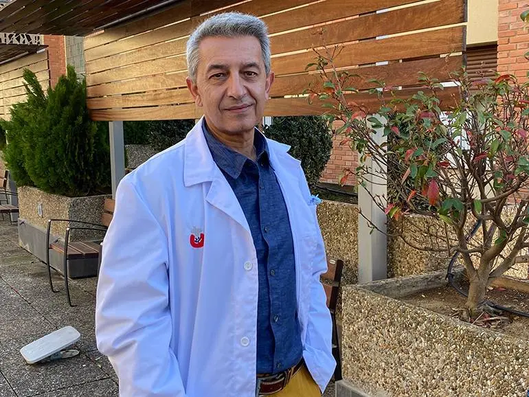 Gonz&aacute;lez es licenciado en Medicina por la Universidad de Zaragoza