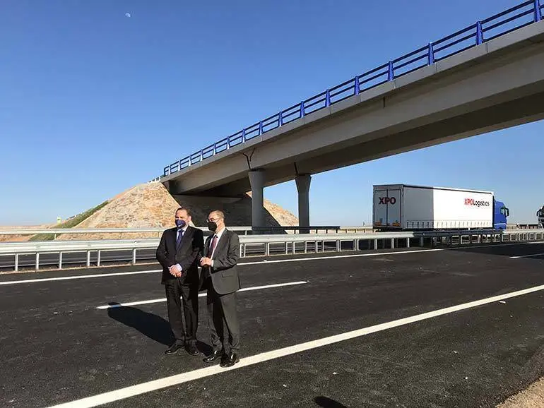 El ministro Jos&eacute; Luis &Aacute;balos inaugura el tramo desdoblado entre Figueruelas y Gallur de la autov&iacute;a A-68, junto al presidente de Arag&oacute;n, Javier Lamb&aacute;n