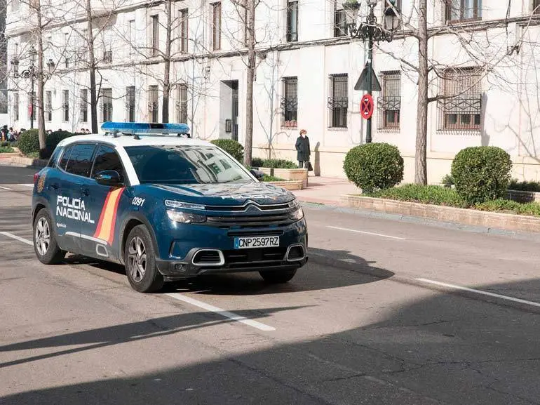 Tras recopilar las caracter&iacute;sticas f&iacute;sicas de los autores, los agentes los localizaron en las inmediaciones