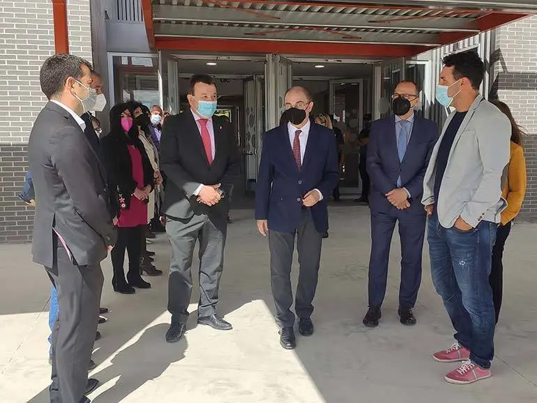 El presidente ha visitado este mi&eacute;rcoles el nuevo colegio Od&oacute;n de Buen en Zuera