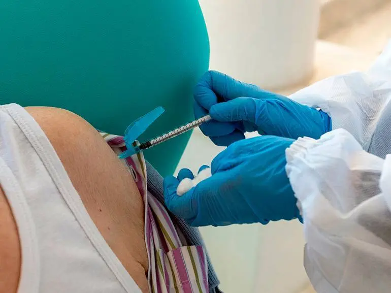M&aacute;s de 42.000 dosis van destinadas a la segunda pauta de vacunaci&oacute;n y el resto a los diferentes grupos de edad, personal del Salud y residencias