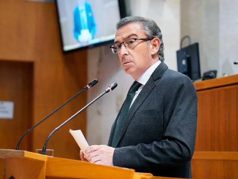 El presidente del PP se ha reafirmado en sus afirmaciones para pedir cambios y &ldquo;un revulsivo&rdquo; en el Gobierno de Lamb&aacute;n