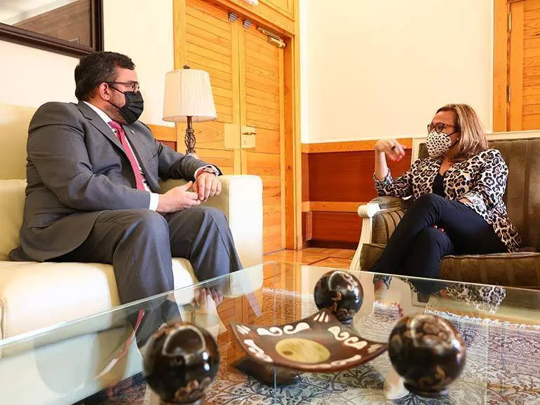 Los titulares de Presidencia de Arag&oacute;n y Navarra, Mayte P&eacute;rez y Javier Rem&iacute;rez, se han reunido este jueves en Zaragoza