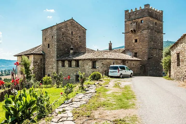 Huesca, Nocito, Tierrantona (en la imagen), el Real Monasterio de San Victori&aacute;n, Barbastro y Roda de Is&aacute;bena son lugares donde el encanto del pasado convive con el presente