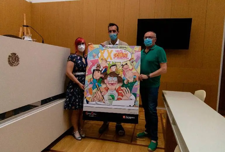 La autora del cartel, Sara Jotab&eacute;; el consejero de Participaci&oacute;n, Javier Rodrigo, y el responsable de Centros C&iacute;vicos, Antol&iacute;n Teres