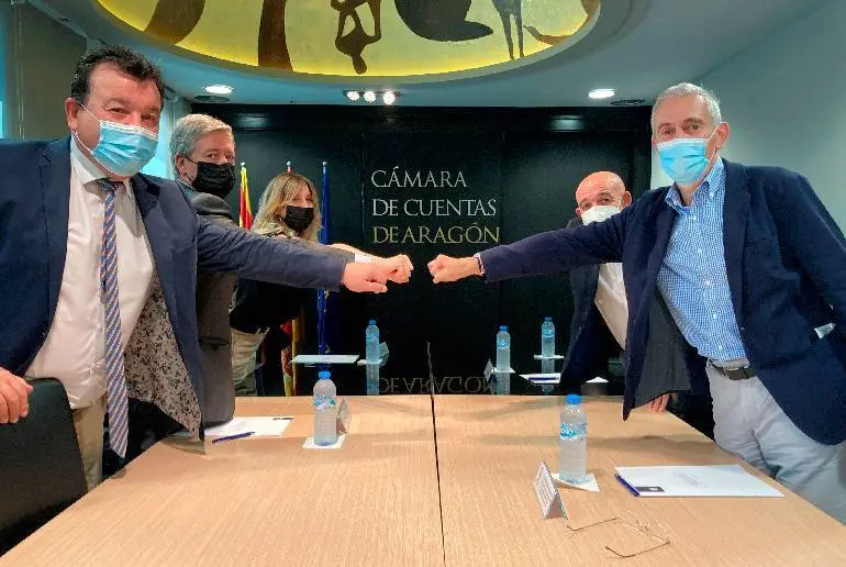 El acuerdo suscrito es el resultado de las reuniones mantenidas entre las partes a lo largo de este a&ntilde;o con el fin de identificar las posibilidades de colaboraci&oacute;n en apoyo a la obligaci&oacute;n legal de rendici&oacute;n de cuentas de las entidades locales