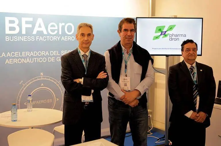 Fernando Castillo, director general de Novaltia; Alejandro Ibrahim, CEO del Aeropuerto de Teruel, y Francisco Yuste, socio fundador de Delsat 