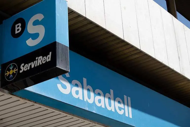El Colegio de Mediadores de Seguros de Zaragoza respald&oacute; en mayo la reclamaci&oacute;n presentada por un particular contra esta entidad bancaria 