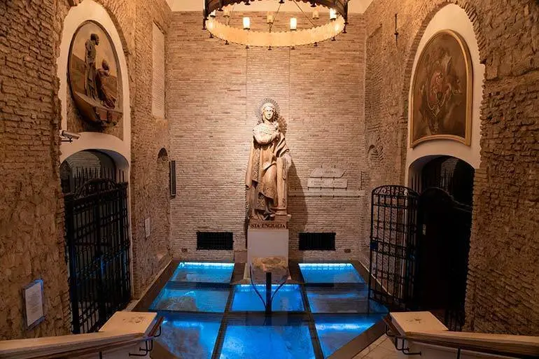 El cr&aacute;neo de Santa Engracia es una de las reliquias que se encuentran en la cripta que se construy&oacute; al inicio del siglo IV. Foto: Laura Trives