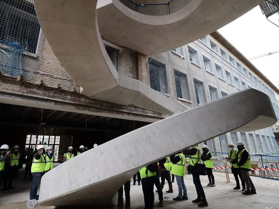Las labores de la facultad se centran en la reforma integral de un edificio protegido de noble factura y la construcci&oacute;n de otro de nueva planta con tecnolog&iacute;a avanzada