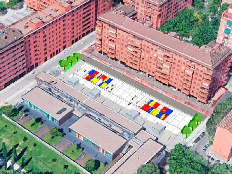 El pavimento de la plaza se resolver&aacute; con una solera de hormig&oacute;n continua y fratasada con medios mec&aacute;nicos