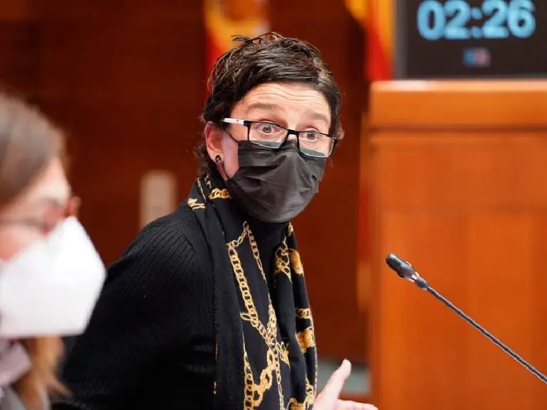 &ldquo;Una ambulancia es servicio, rapidez y cercan&iacute;a; nos puede salvar la vida&rdquo;, ha destacado la portavoz en Sanidad del PP, Ana Mar&iacute;n.