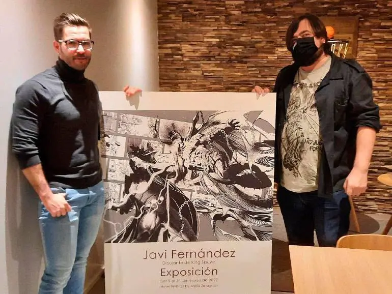 El dibujante internacional Javier Fern&aacute;ndez (izquierda) junto a uno de los promotores, Gonzalo Gonz&aacute;lez (derecha) de Milc&oacute;mics.com