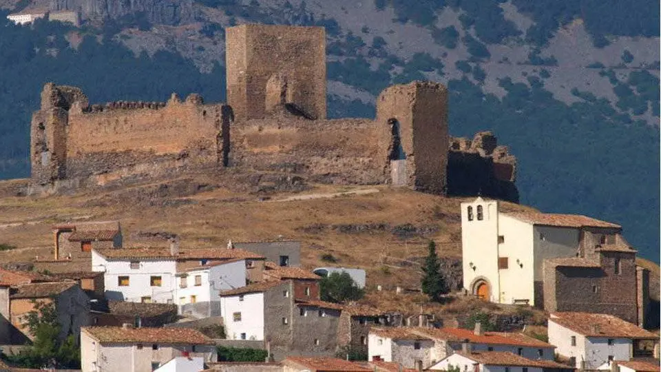 Las obras realizadas han tenido por objeto la consolidaci&oacute;n de la torre de acceso, para evitar el riesgo de derrumbe en esta zona 