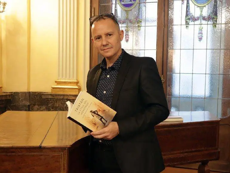 La presentaci&oacute;n del libro ha tenido lugar en la sede de Caja Rural de Arag&oacute;n