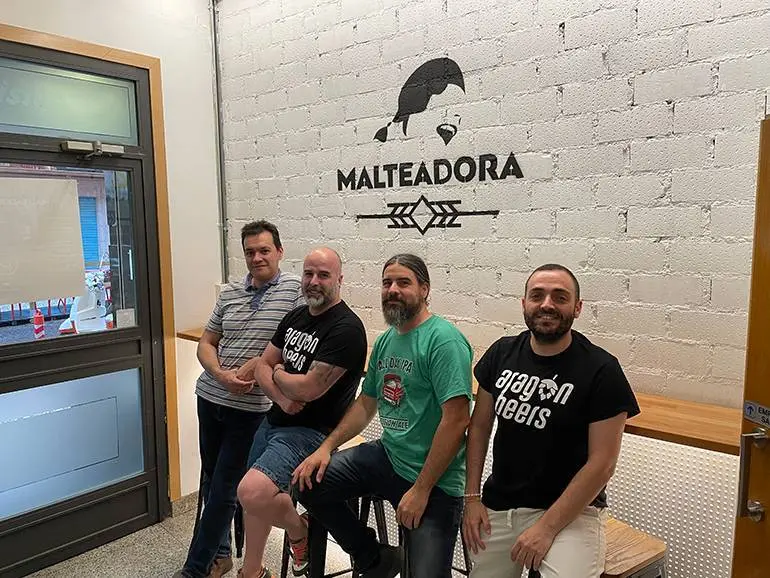 Los miembros de Arag&oacute;n Beers ya preparan su fiesta en La Malteadora.