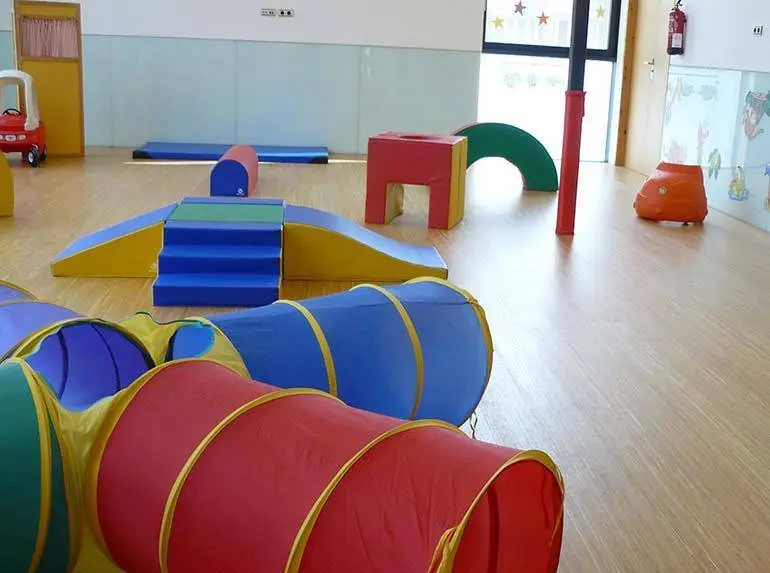 Los alumnos pueden disfrutar de actividades que van desde el repaso de materias hasta actividades deportivas, pasando por m&uacute;sica y rob&oacute;tica