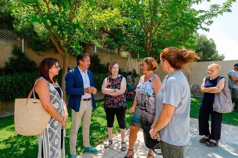 Las obras incluyen labores de alba&ntilde;iler&iacute;a, jardiner&iacute;a y pintura, en unos casos para acondicionar viviendas de personas con pocos recursos, fachadas y zonas comunes de estos edificios.