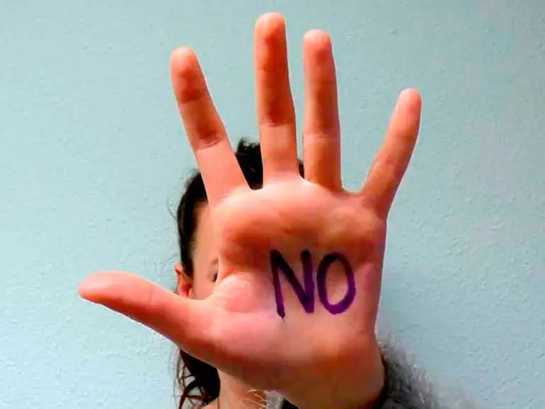 Junto a los puntos violeta y los futuros centros de crisis, otra de las patas contra la violencia machista en la Comunidad pasa por conocer el perfil de la misma, sus causas y el comportamiento de los agresores