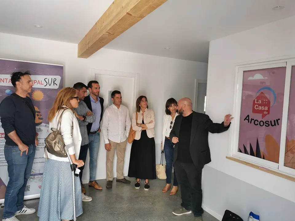 Concejales en la Casa Vecinal de Arcosur