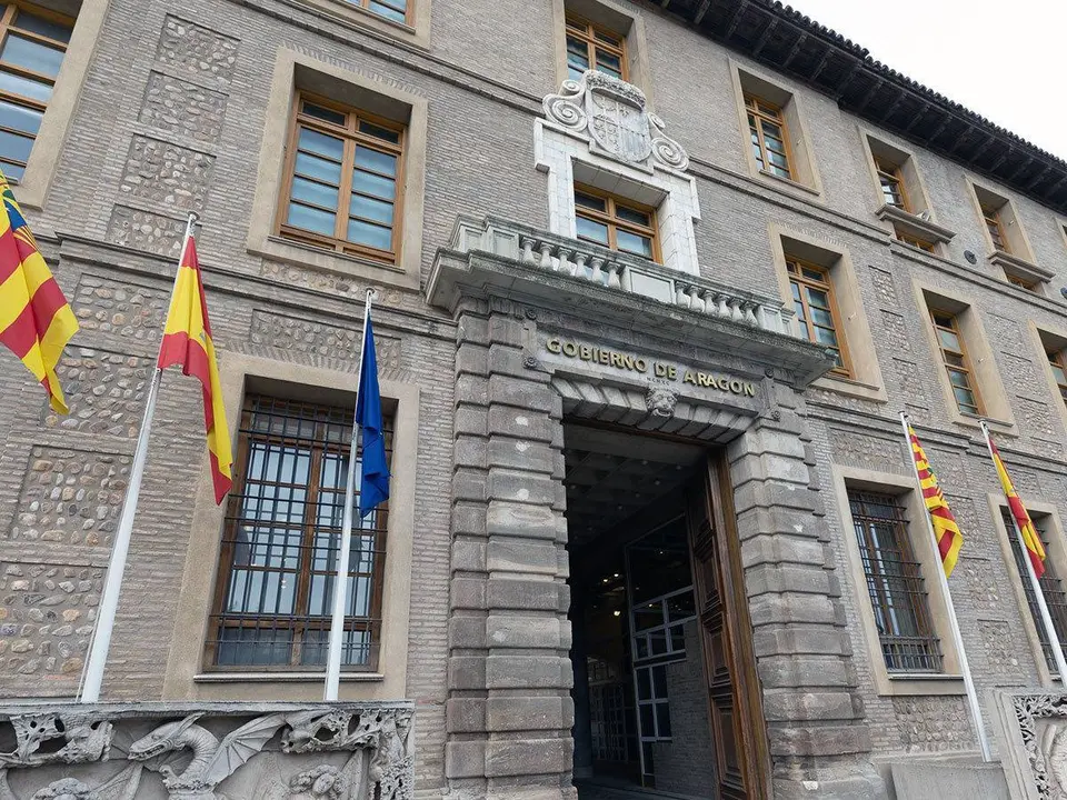 Entrada trasera del Edificio Pignatelli, sede del Gobierno de Arag&oacute;n