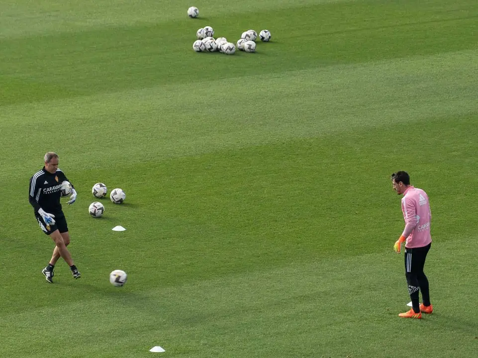 Cristian entrena en La Romareda
