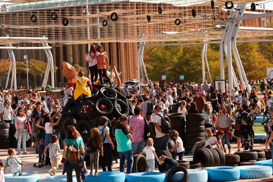 Ni&ntilde;os jugando en Expo R&iacute;o y Juego