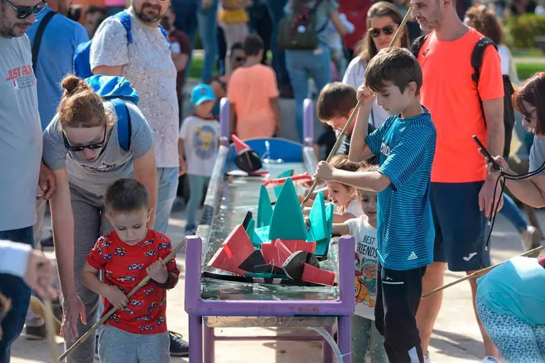 Ni&ntilde;os jugando en Expo R&iacute;o y Juego