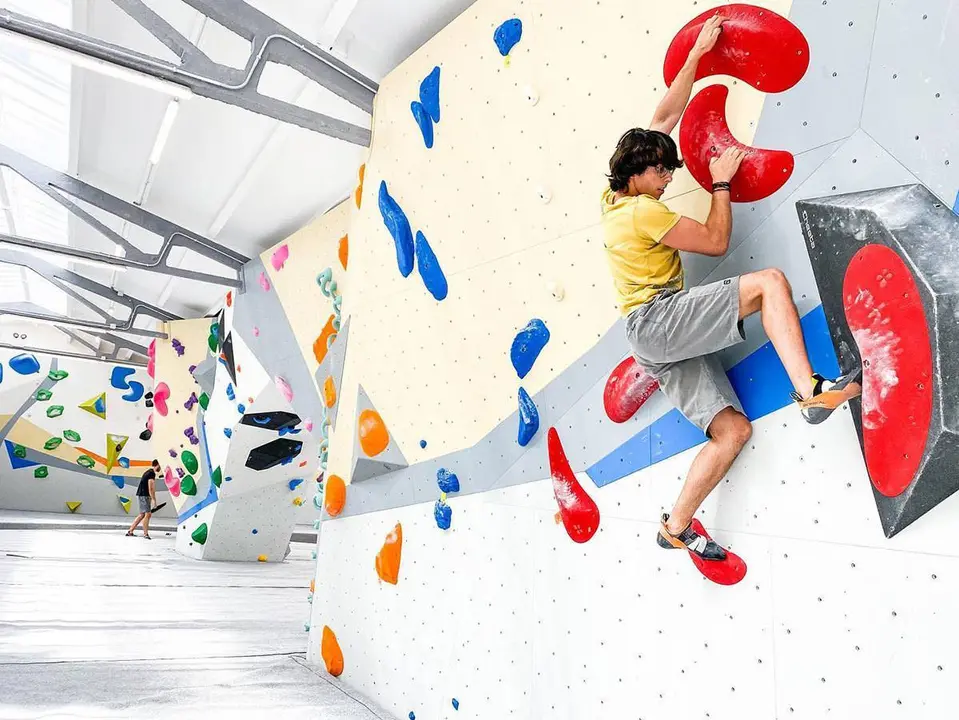 Escalador en Bulderland