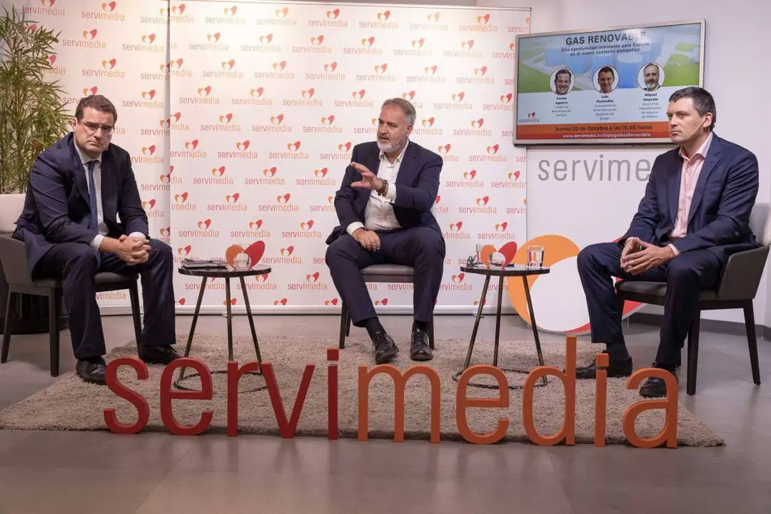 Los ponentes en un momento de la charla