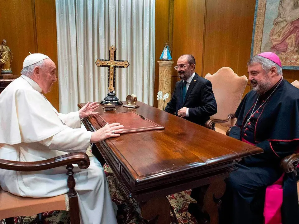Lamb&aacute;n, el Papa Francisco y el arzobispo de Zaragoza