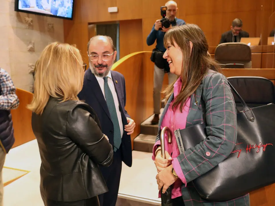 Lamb&aacute;n ha tenido palabras especiales hacia sus dos consejeras de Sanidad, Pilar Ventura y Sira Repoll&eacute;s