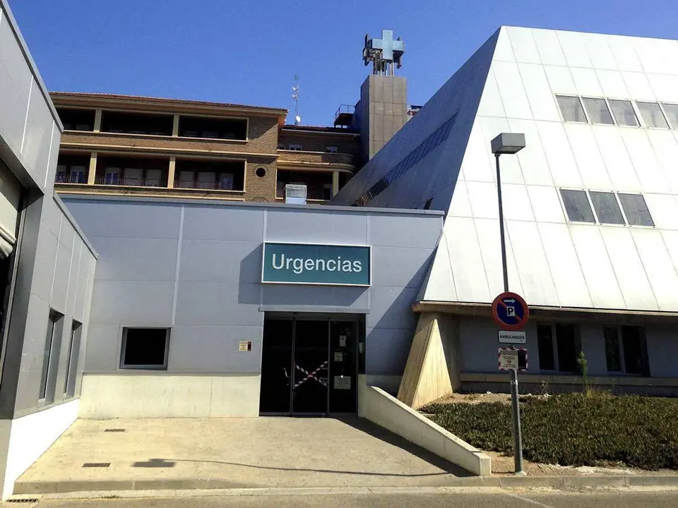 Fachada de urgencias del Royo Villanova