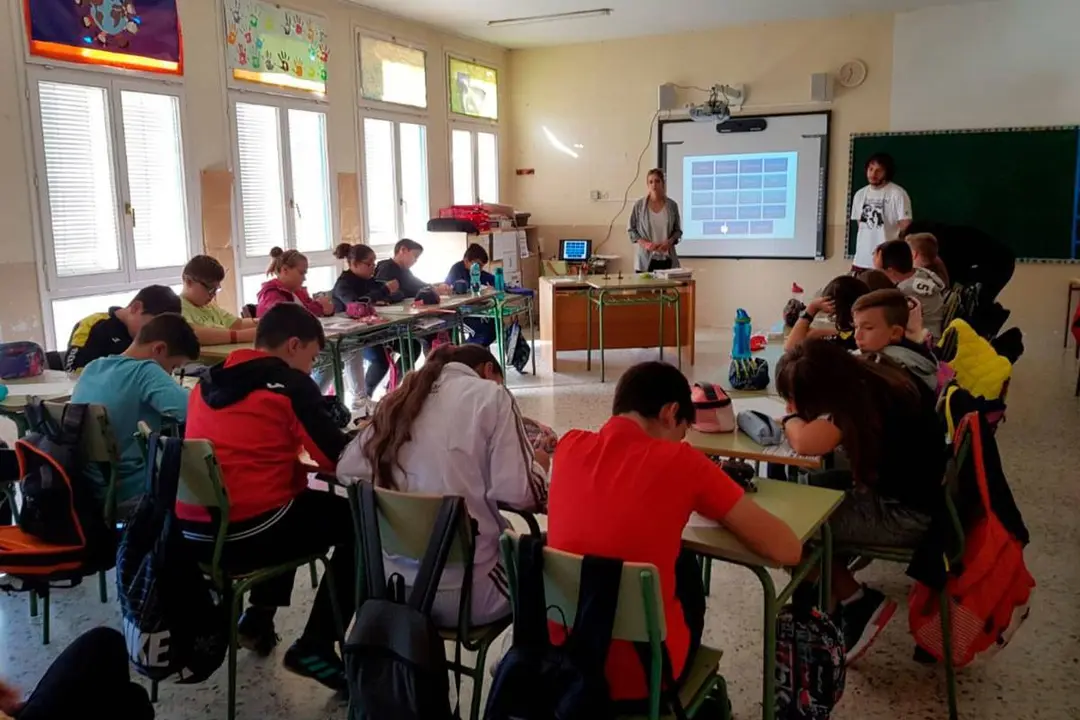 Alumnos en un aula de instituto