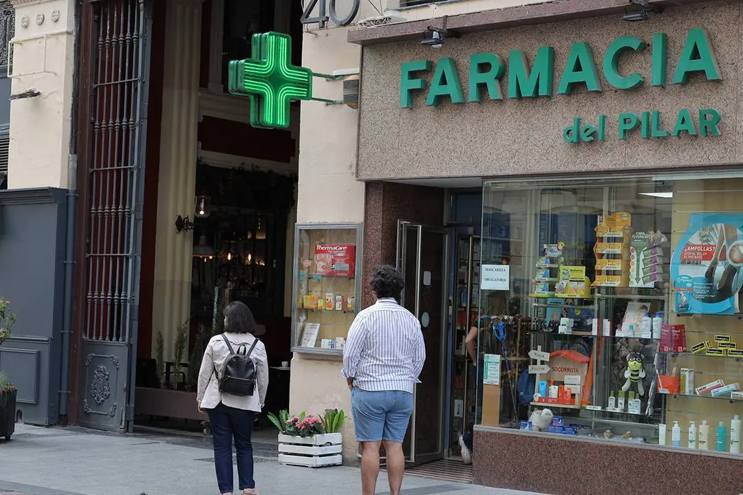 fachada de una farmacia