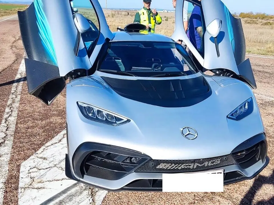 El coche deportivo ten&iacute;a matr&iacute;cula alemana y lleg&oacute; a alcanzar los 199 kil&oacute;metros por hora