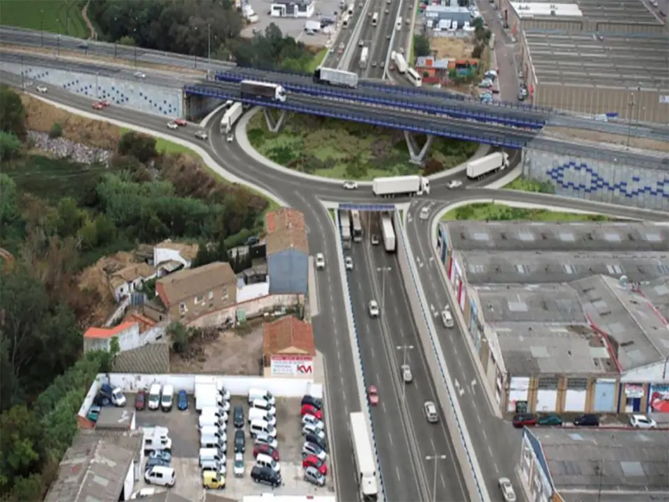 Los veh&iacute;culos de la A-68 que no quieran incorporarse al Cuarto Cintur&oacute;n podr&aacute;n continuar por el t&uacute;nel sin entrar a la rotonda