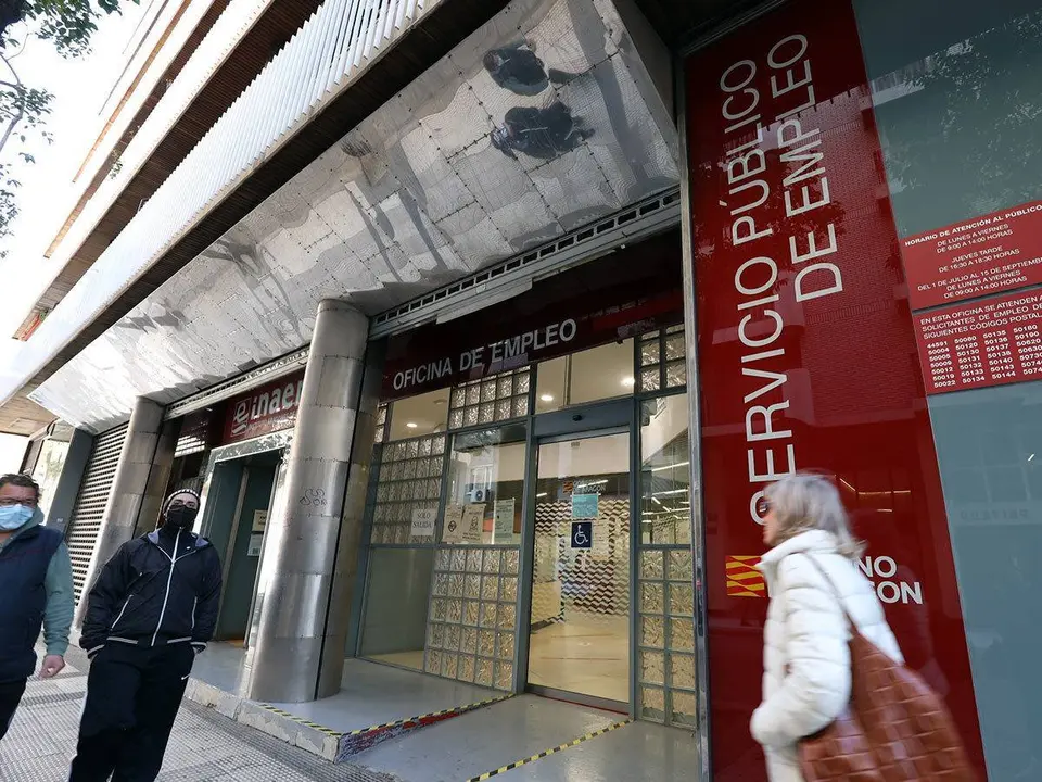 Son 3.793 parados menos que hace un a&ntilde;o
